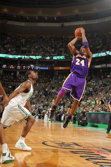 聚光灯下 聚光灯下