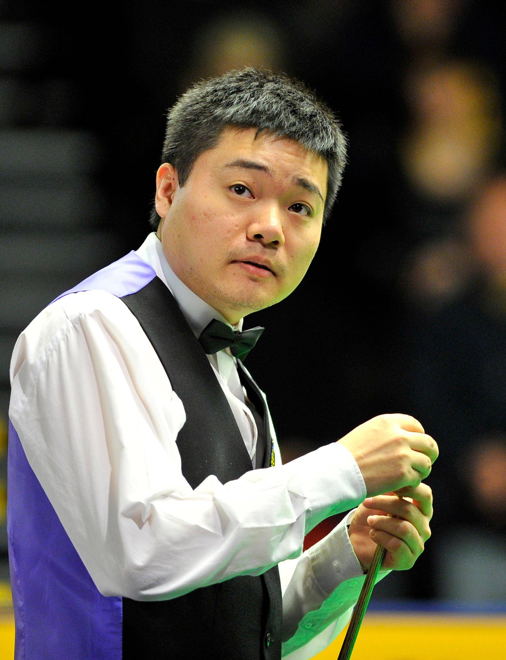 并与其签下 并与其签下