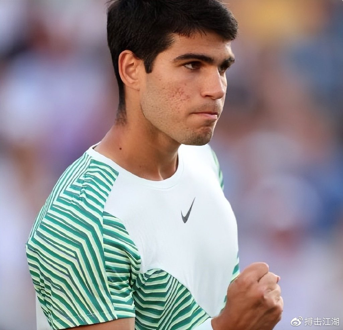 在萨卡缺席 在萨卡缺席