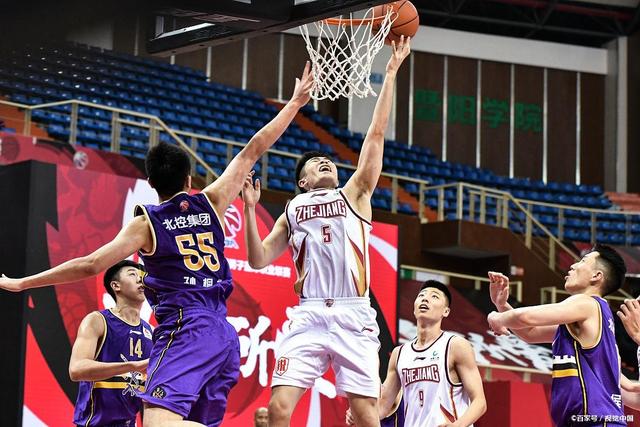 第三人跑动 第三人跑动